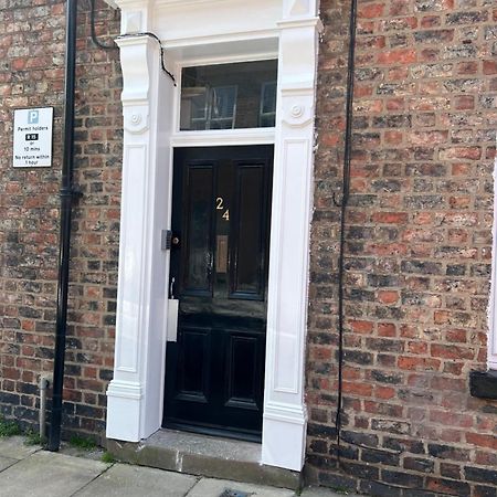 The Niche Apartment York Exterior foto