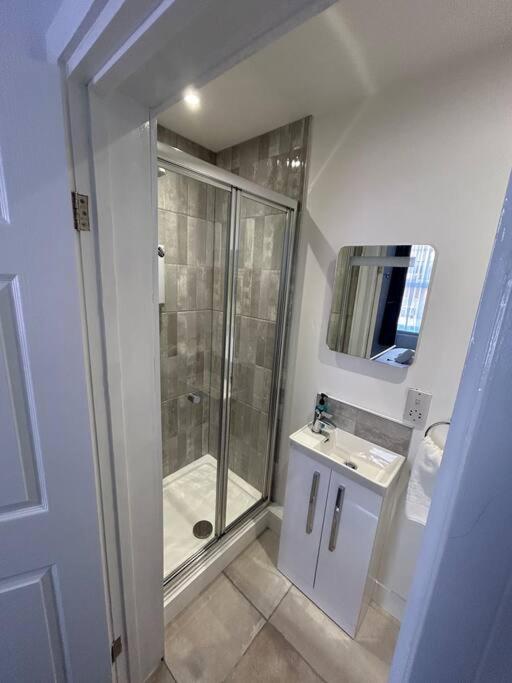 The Niche Apartment York Exterior foto
